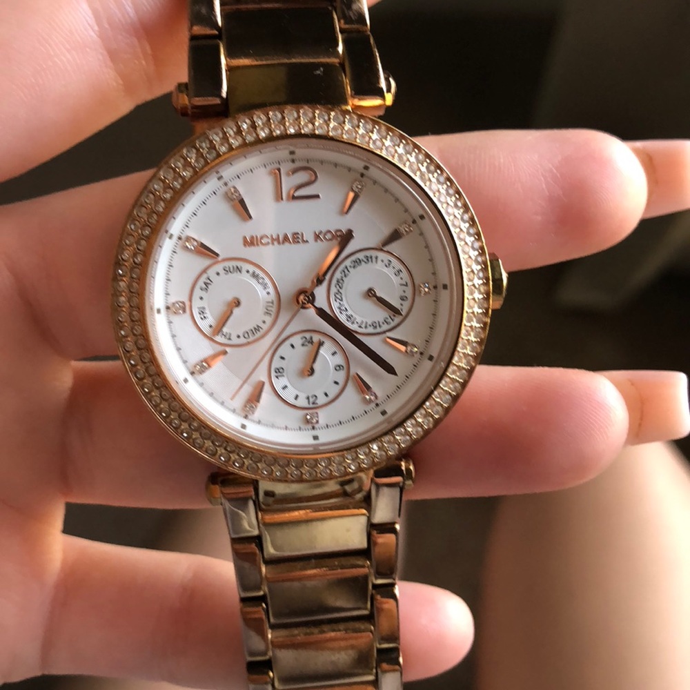 MICHAEL KORS ROSE GOLD PARKER WATCH - Picture 3 of 6